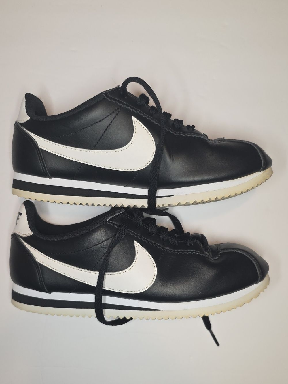 Nike Classic Cortez Leather Sneakers Black White Women's Size 7